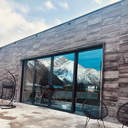 Вилла Alpine Escape Kazbegi Экстерьер фото