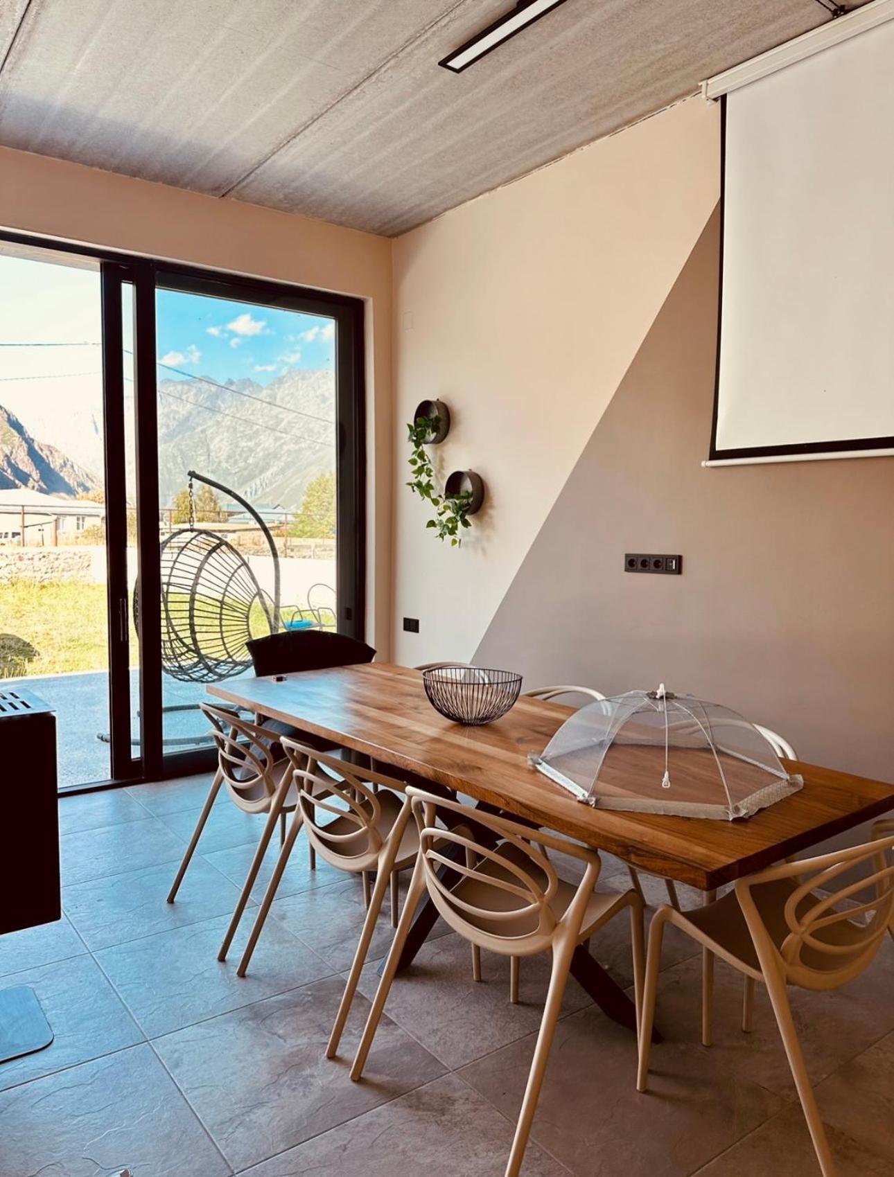 Вилла Alpine Escape Kazbegi Экстерьер фото